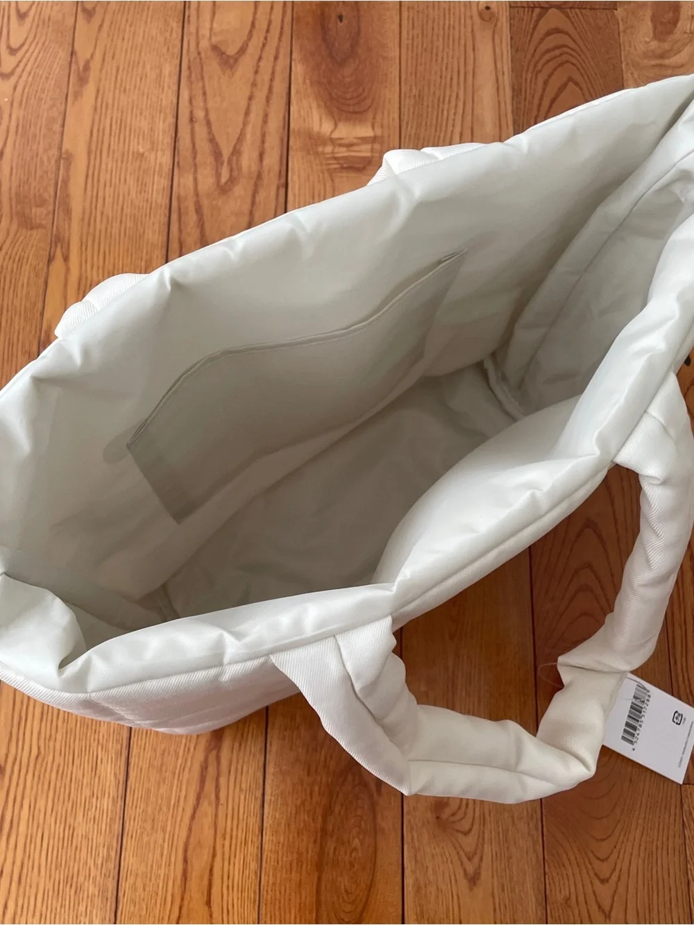 Starbucks Japan 2023 Limited Edition Quilted Logo Tote Bag. - Picture 3 of 5